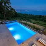 Stunning In Tatil Evi