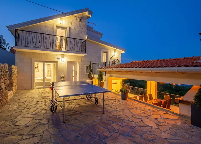 4 Bedroom Stunning In Σπίτι διακοπών *