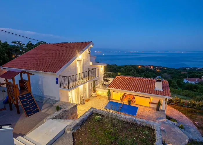 度假居 4 Bedroom Stunning In Poljane