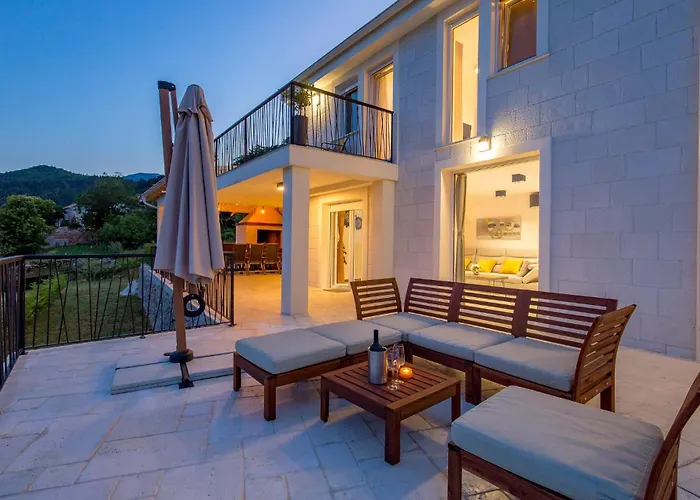 4 Bedroom Stunning In *