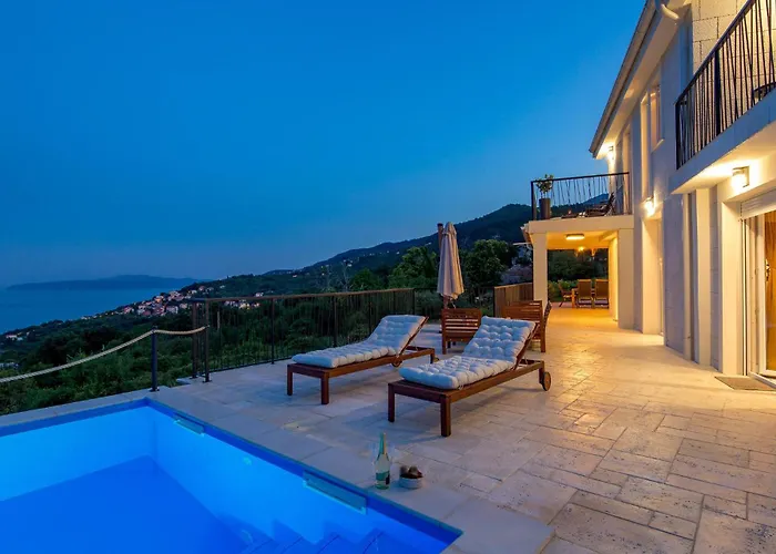 4 Bedroom Stunning In Σπίτι διακοπών *