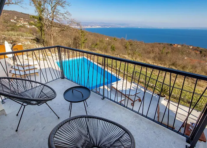 Σπίτι διακοπών 4 Bedroom Stunning In *
