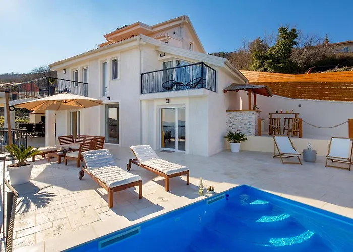 4 Bedroom Stunning In Σπίτι διακοπών Poljane