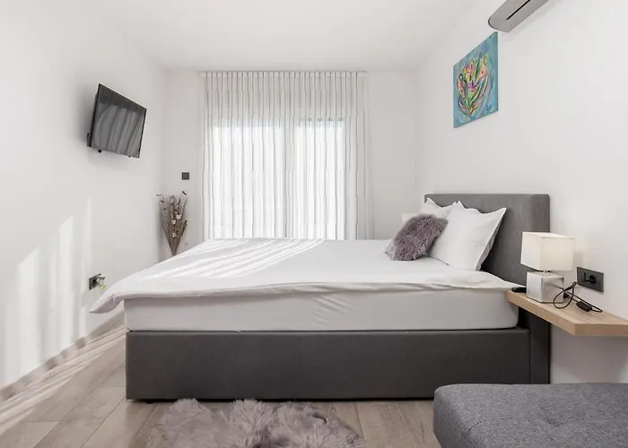 4 Bedroom Stunning In Poljane