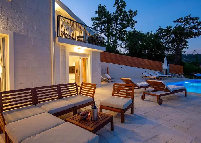 度假居 4 Bedroom Stunning In Poljane