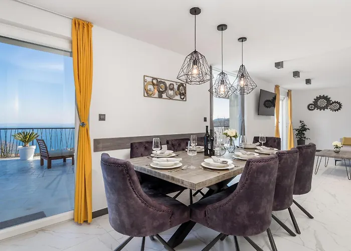 Σπίτι διακοπών 4 Bedroom Stunning In Poljane
