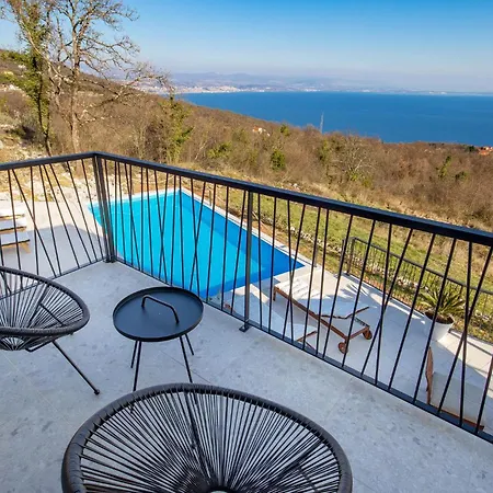 Holiday home 4 Bedroom Pet Friendly In *