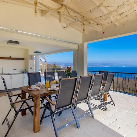 Holiday home 4 Bedroom Pet Friendly In Poljane