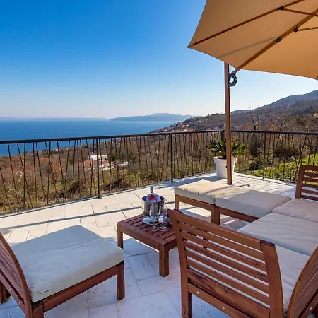 4 Bedroom Pet Friendly In