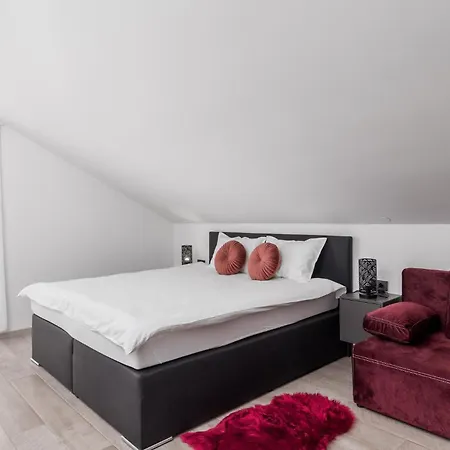 Holiday home 4 Bedroom Pet Friendly In