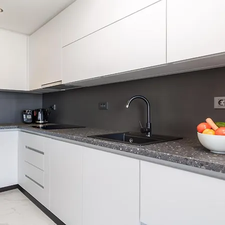 4 Bedroom Pet Friendly In * Poljane
