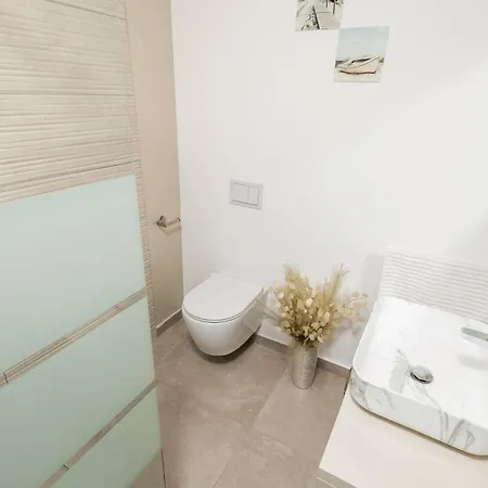 4 Bedroom Pet Friendly In Poljane